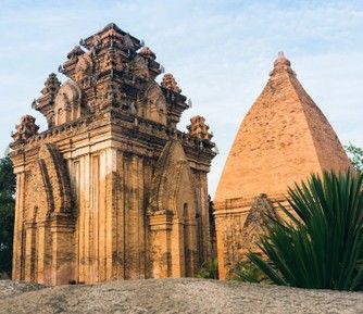 Башни Понагар