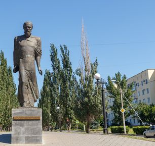 Памятник Достоевскому