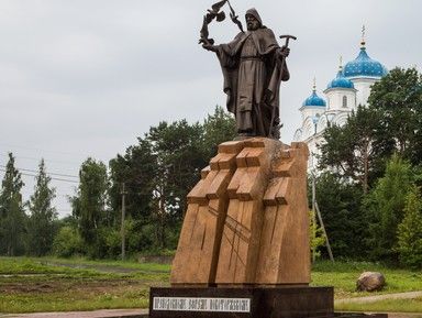 Памятник Ефрему Новоторжскому