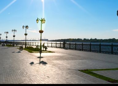 Петровская набережная