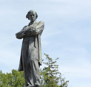 Площадь Чернышевского